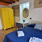2 Sicilie Rooms&suite In Centro *
